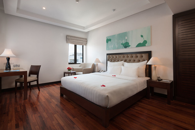 Combo Nha Trang 3N2D - Khách sạn LegendSea Hotel 4 sao